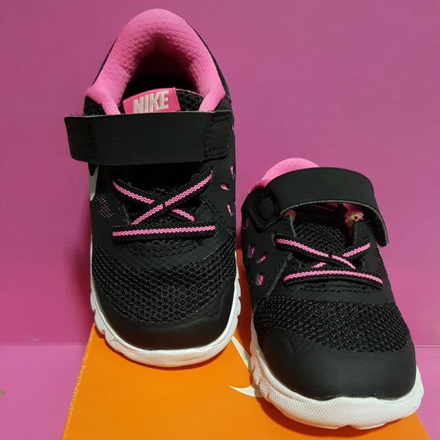 nike flex pink and black