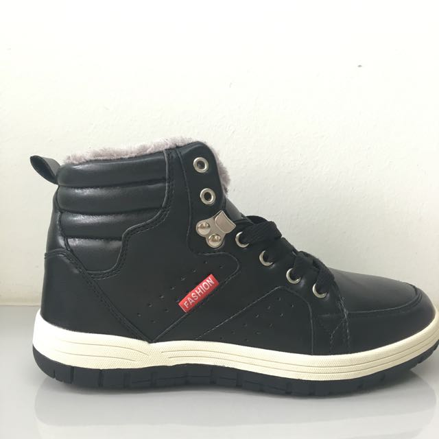 boys winter sneakers
