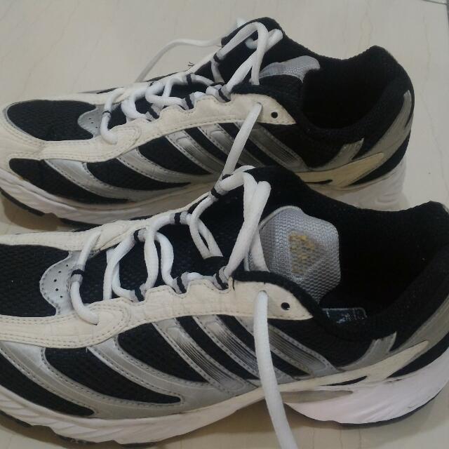 kasut jogging adidas