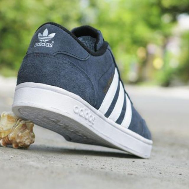 Sepatu Casual Pria Adidas Samba Full Suede Abu Abu Strip Putih