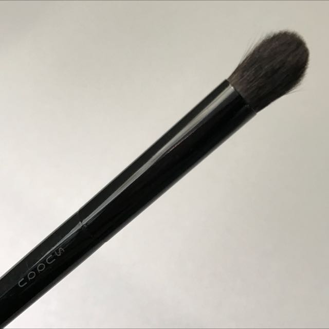 Suqqu Eyeshadow Brush M Health Beauty Makeup On Carousell