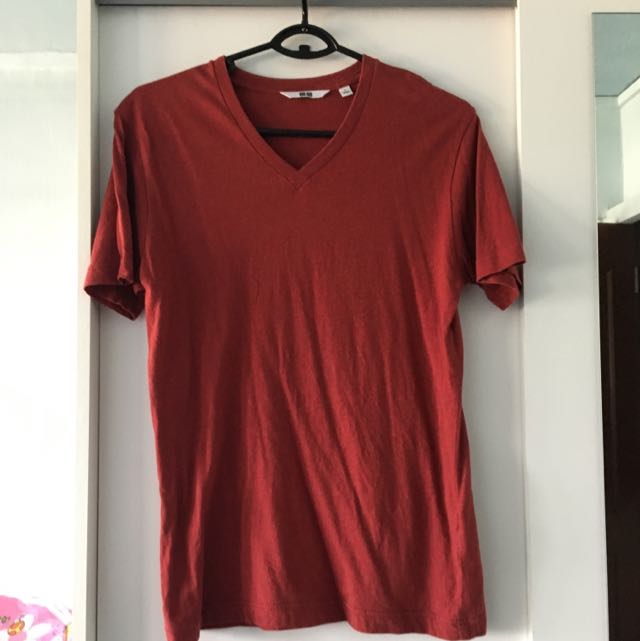 uniqlo red t shirt