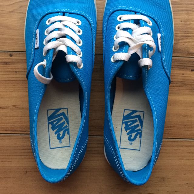 Vans (Category: Shoes) located in Vancouver. Submitted by janamusilk (Listing ID 74665263, Image 3). Description: .
