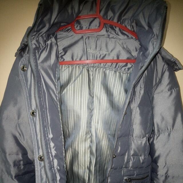 Winter Jacket (Category: Coats, Jackets and Outerwear) located in Shah Alam. Submitted by mardhiah01 (Listing ID 74757832, Image 2). Description: Size M Worn 2 times only Good condition .