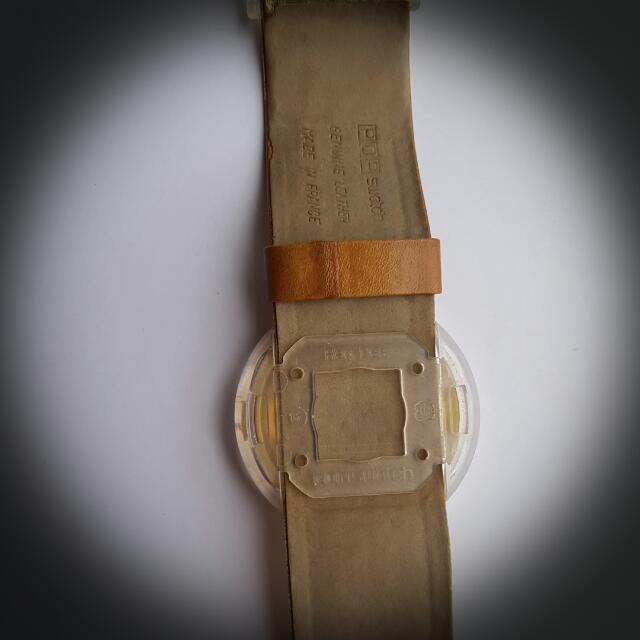 SWATCH POP out Watch With Gold Genuine Leather Strap, Mobile Phones ...