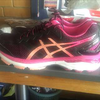 Asics GT 2000 4