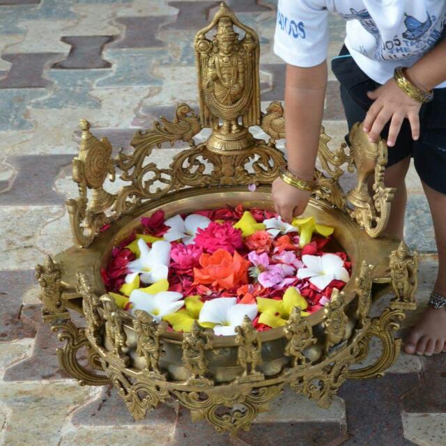 Brass Antique Decorative Flower Candle Floating Pot Furniture On