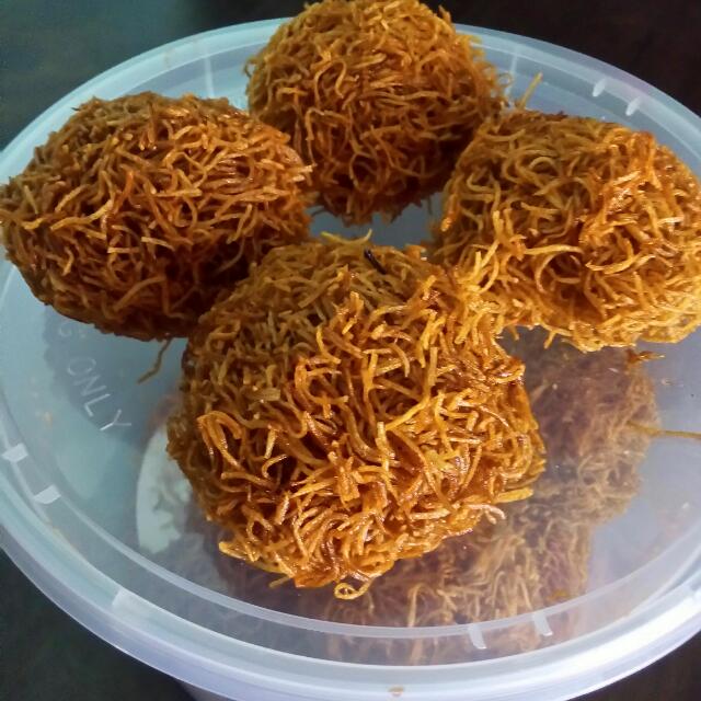 Kuih Cakar Ayam 20 Pcs Food Drinks Packaged Snacks On Carousell