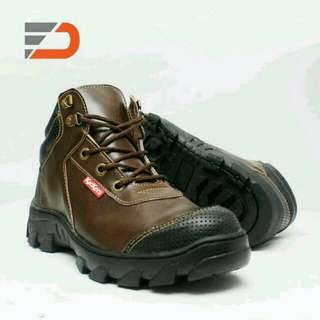 Sepatu Boots Safety Kulit Sapi Asli KRC1