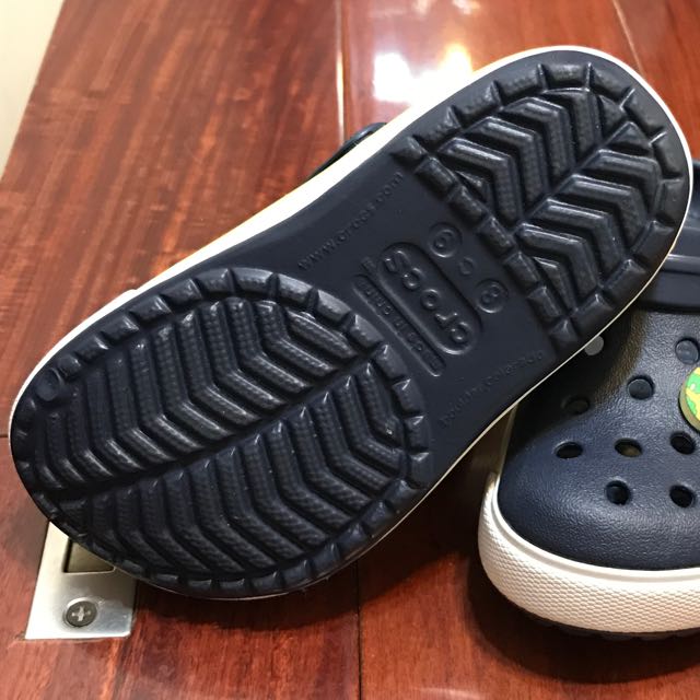 全新)crocs童鞋C8/C9 附配件KITTY蘋果 