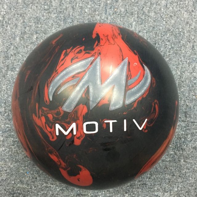 Motiv Jackal LE 15.2lb Bowling Ball, Sports Equipment, Sports & Games