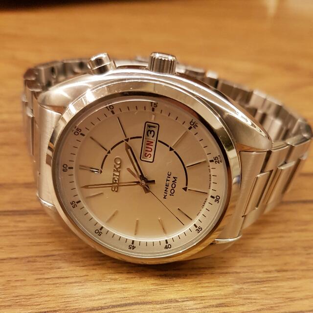 Seiko Kinetic Mens Day/Date Dress Watch 5M63-0AK0, Men's Fashion, Watches &  Accessories, Watches on Carousell