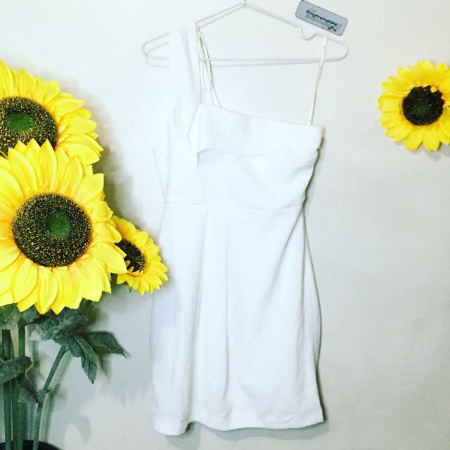 venus clothing white dresses