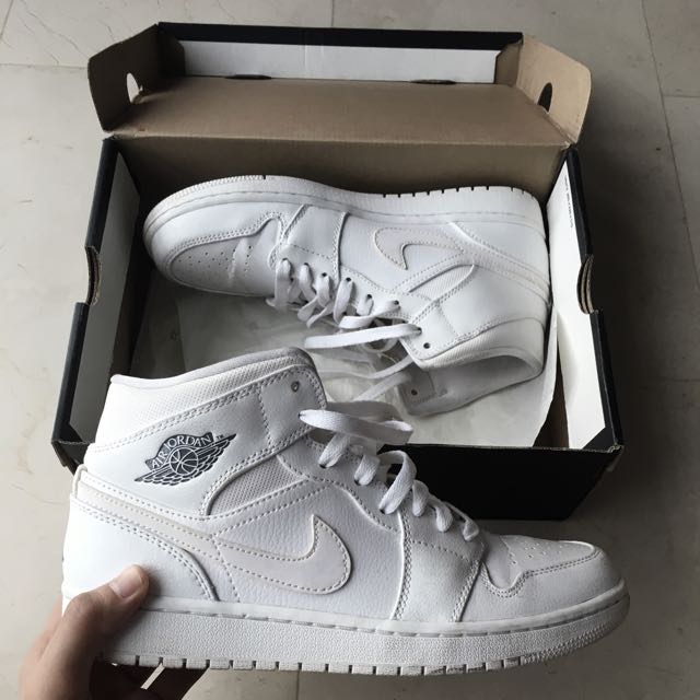 triple white aj1