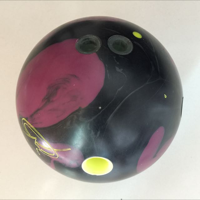 VERY HOT ITEM!!! Extreme Altitude Jet 14lbs Bowling Ball (Cracked