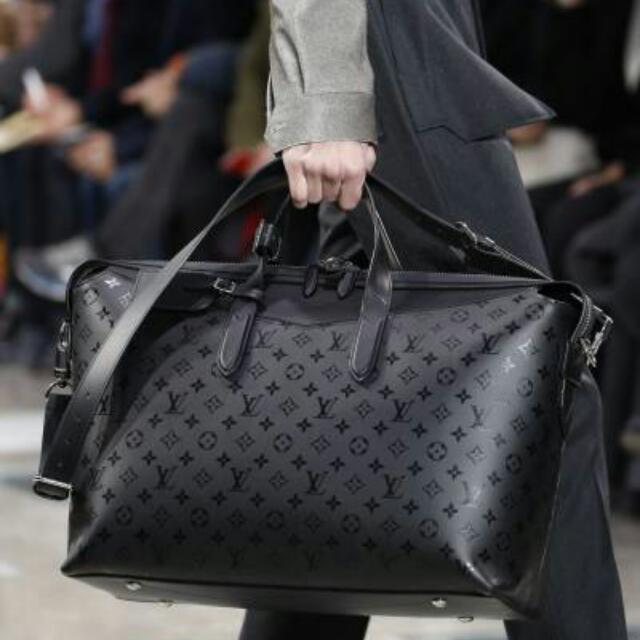 LV TRAVEL BAG, Luxury, Bags & Wallets on Carousell