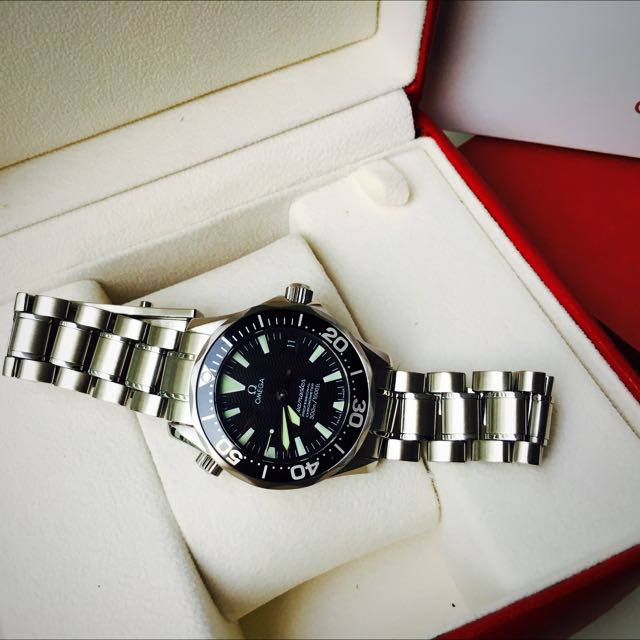 Omega Seamaster Automatic 300M James Bond wave black dial (MidSize