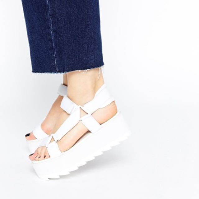 Yru sandals clearance