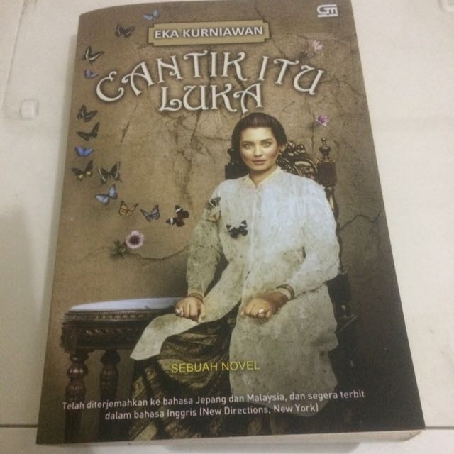 Cantik Itu Luka Buku Alat Tulis Buku Di Carousell