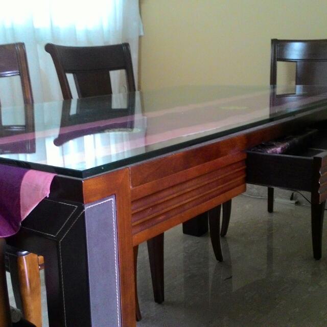 Dining Table (Category: Tables & Sets) located in Singapore. Submitted by syusope (Listing ID 75548466, Image 3). Description: .