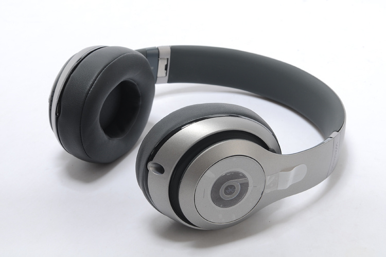 Beats By Dr Dre Studio Wireless Gen 2 0 Bluetooth Headphones Silver Elektronik Audio Di Carousell