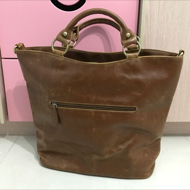 Michael Kors Mel Tote, Luxury, Bags & Wallets on Carousell