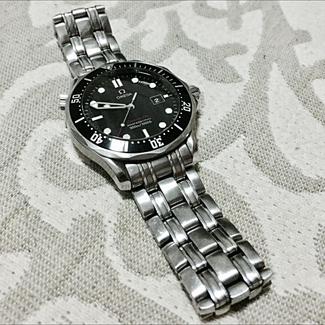 Omega Seamaster 300M Quartz (Category: Luxury Watches) located in Makati City. Submitted by private_closet (Listing ID 75736612, Image 2). Description: .