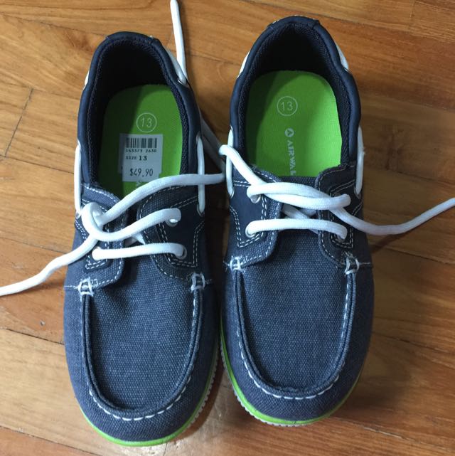 airwalk grey shoes