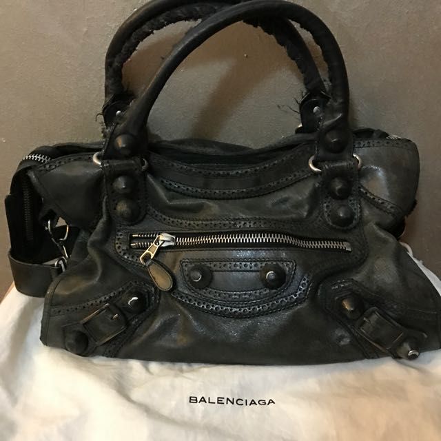 ejer besejret patrice Balenciaga (Motorcycle) City - Giant Covered Studs, Black, Luxury, Bags &  Wallets on Carousell