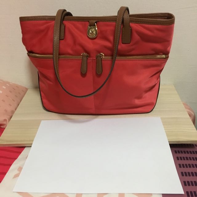 Michael Kors Kempton MD Pocket Tote