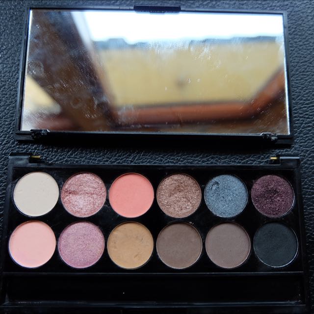 Sleek Makeup I Divine Eyeshadow Palette Color Oh So Special Jual 100 Kesehatan Kecantikan Rias Wajah Di Carousell