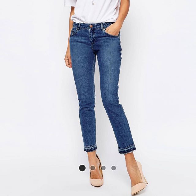frayed hem boyfriend jeans