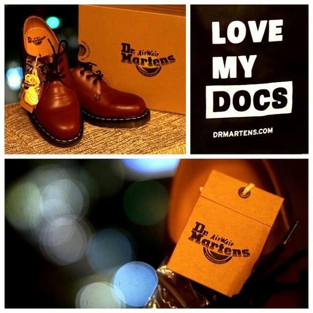 BRAND NEW AUTHENTIC DR MARTENS 146159 