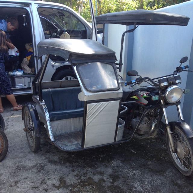Tricycle with sidecar Clearance