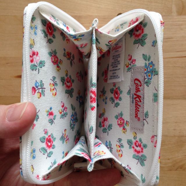 BNWT Cath Kidston Highgate Ditsy Zipped Travel Purse white Women s Fashion Bags Wallets Purses Pouches on Carousell