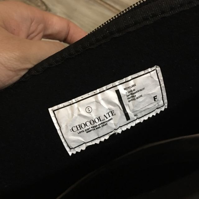 Chocoolat Document Case （分類：腰袋、手提袋、小袋）位於 Hong Kong。 由 uuuoo 提交（商品編號 76267978，圖片 3）。簡介： 。