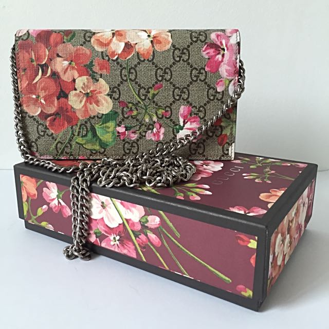 gucci blooms supreme chain wallet