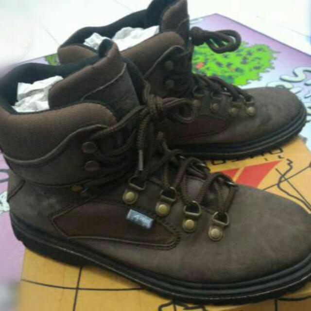 Sepatu Gunung Rei Original Fesyen Pria Sepatu Di Carousell