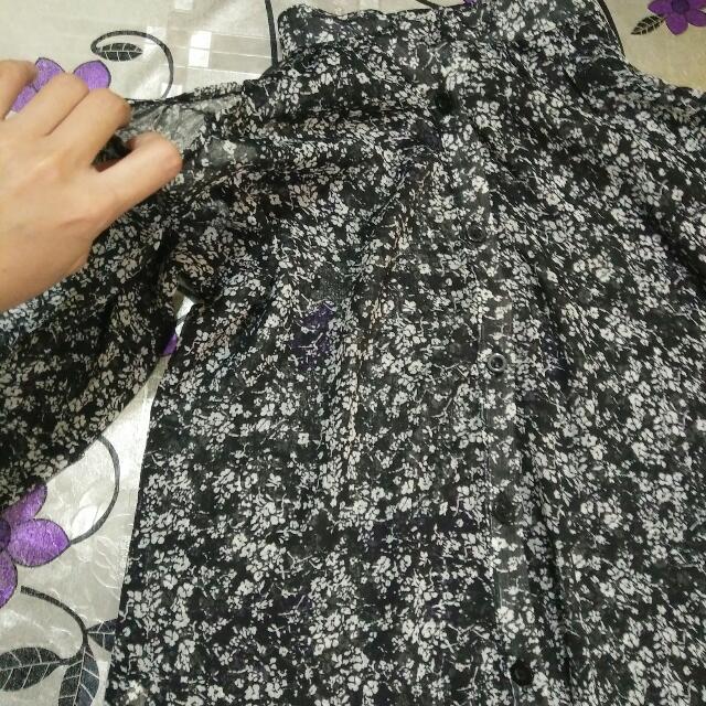 Sheer Long Sleeve Peek A Boo Top (Category: Longsleeves) located in Antipolo. Submitted by prettyqueen08 (Listing ID 76328371, Image 2). Description: .