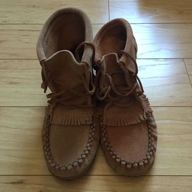 SoftMoc Moccasins Size 6 Women s Fashion Shoes on Carousell