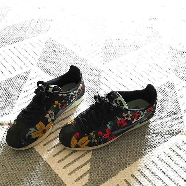 nike cortez liberty
