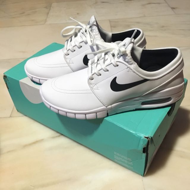 White leather janoski top max