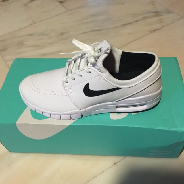 White leather top janoski max