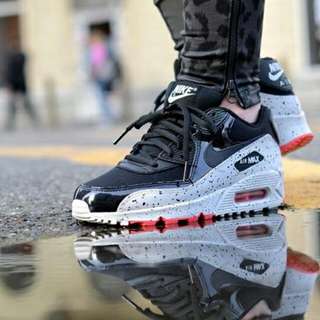 Instock NIKE AIRMAX BLACK CEMENT - Size 42