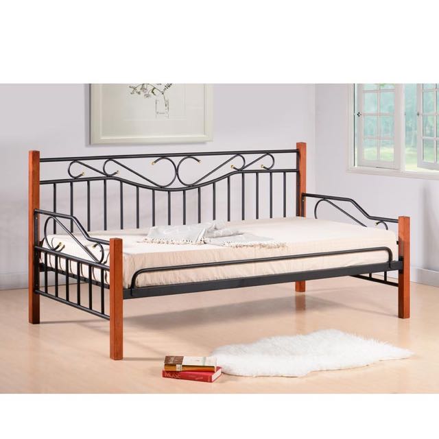 Bed Frame (Category: Bed Frames & Mattresses) located in Singapore. Submitted by aadilaah (Listing ID 76805558, Image 2). Description: .