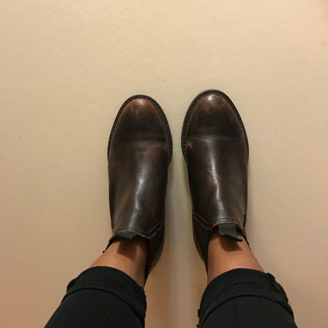 TOPSHOP BROWN GENUINE LEATHER CHELSEA BOOTS Women s Fashion Shoes on Carousell