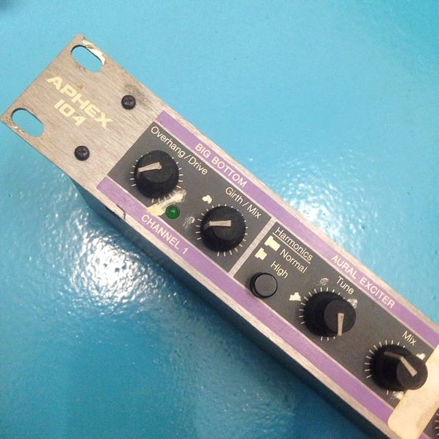 Aphex 104 Aural Exciter Type C2 w/ Big Bottom, Hobbies & Toys, Music