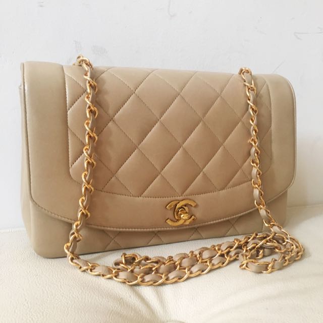 chanel diana bag beige