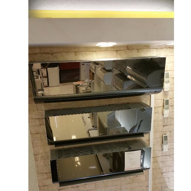 **Display SET** LG Platinum (Mirror) System 3 Inverter Air Conditioner