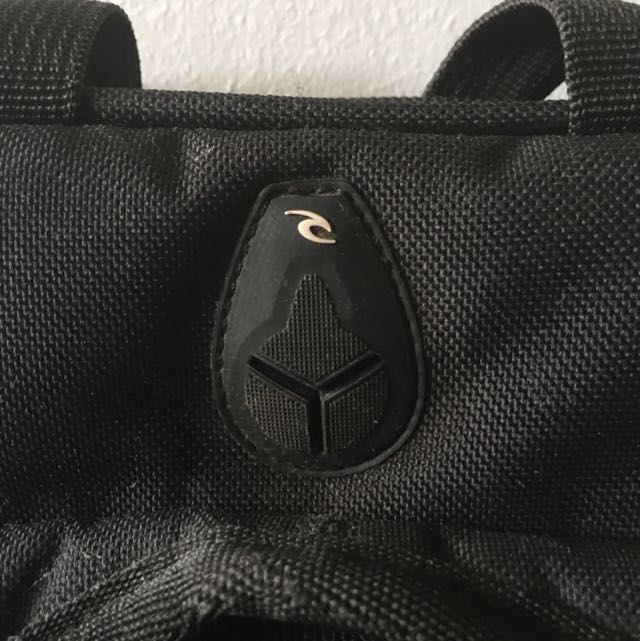 Ripcurl Backpack (Category: Backpacks) located in Singapore. Submitted by hanhenhon (Listing ID 76927332, Image 3). Description: .